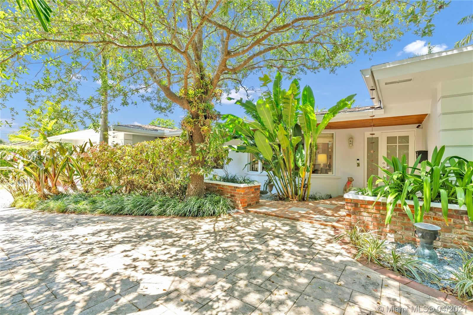 3685 Battersea Rd Miami, FL 33133