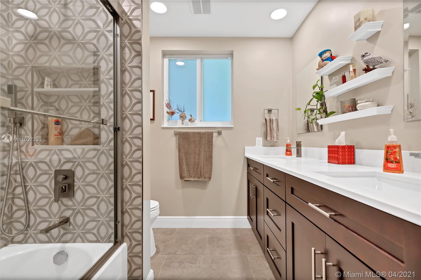 3685 Battersea Rd Miami, FL 33133