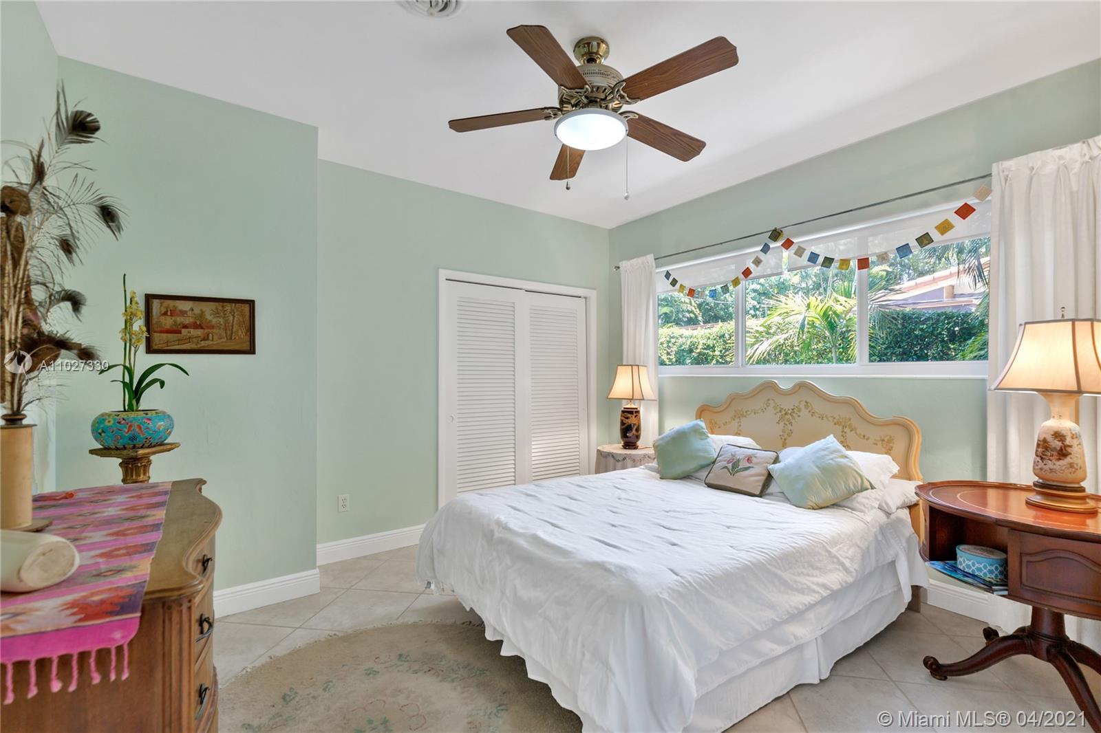 3685 Battersea Rd Miami, FL 33133