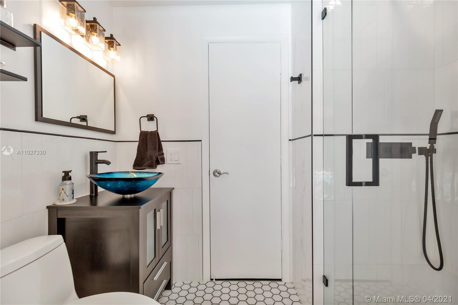 3685 Battersea Rd Miami, FL 33133