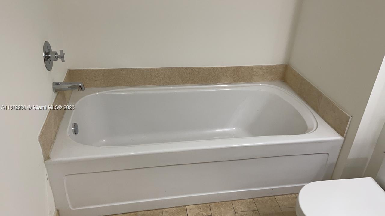 image Axis on Brickell South9