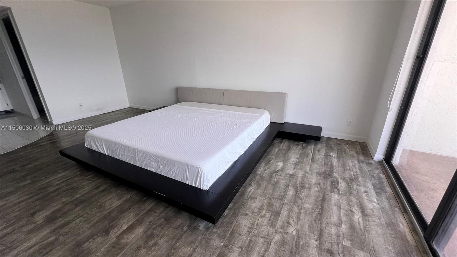 image Winston Towers 700 Condo22