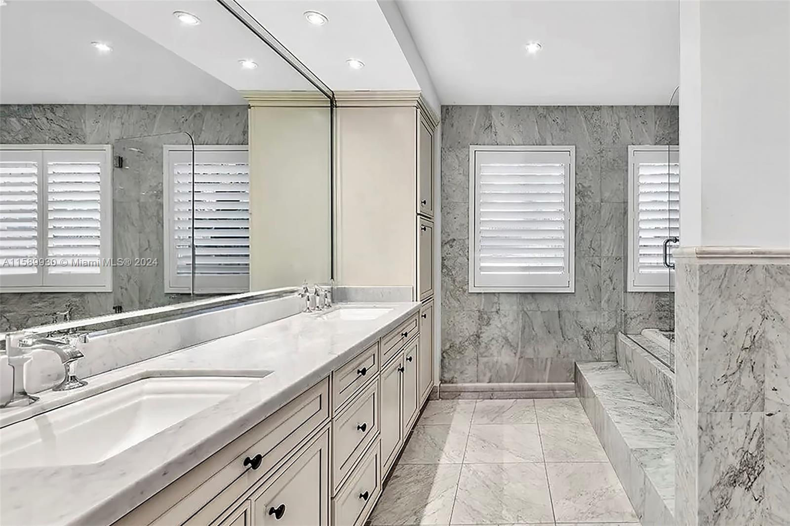 530 Ocean Blvd Golden Beach, FL 33160