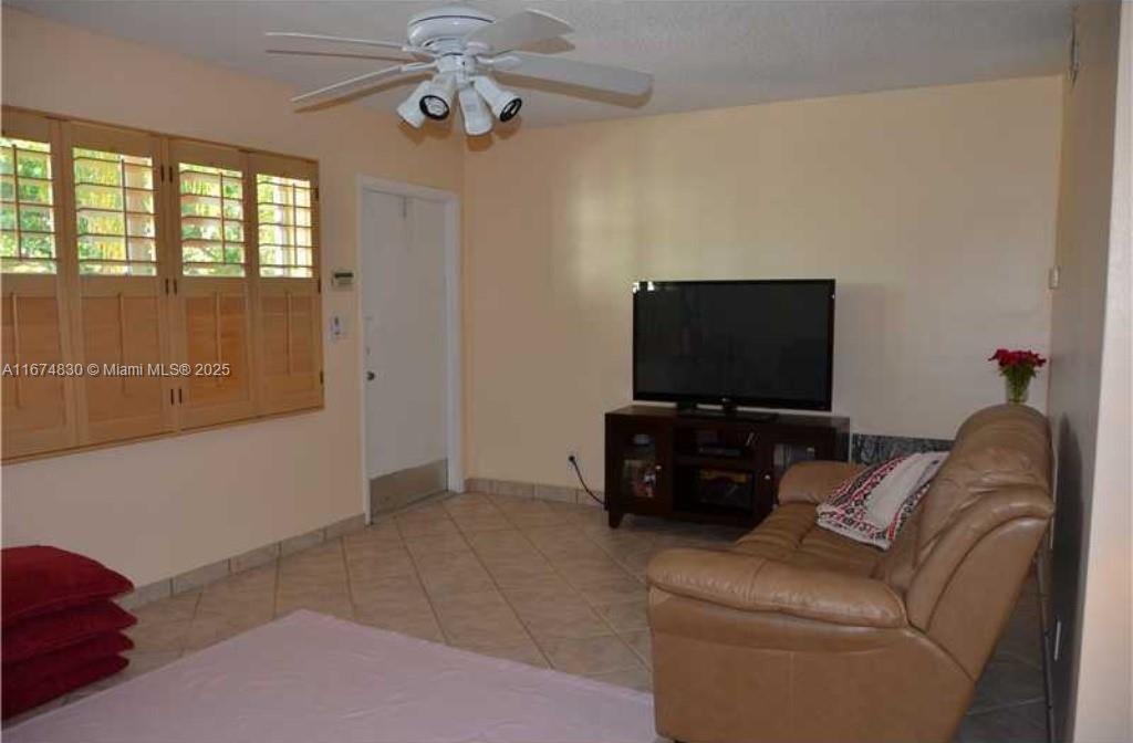 1900 NE 8th Ct #203,Fort Lauderdale, FL 33304