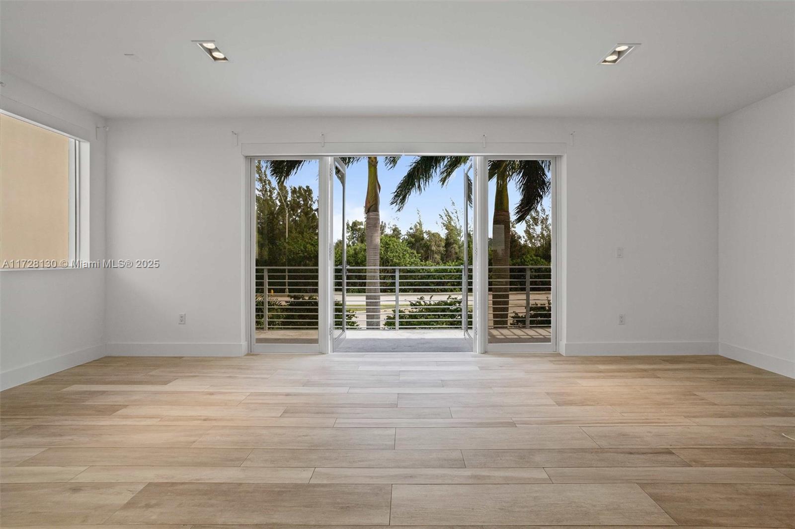 10296 NW 74th Ter Doral, FL 33178