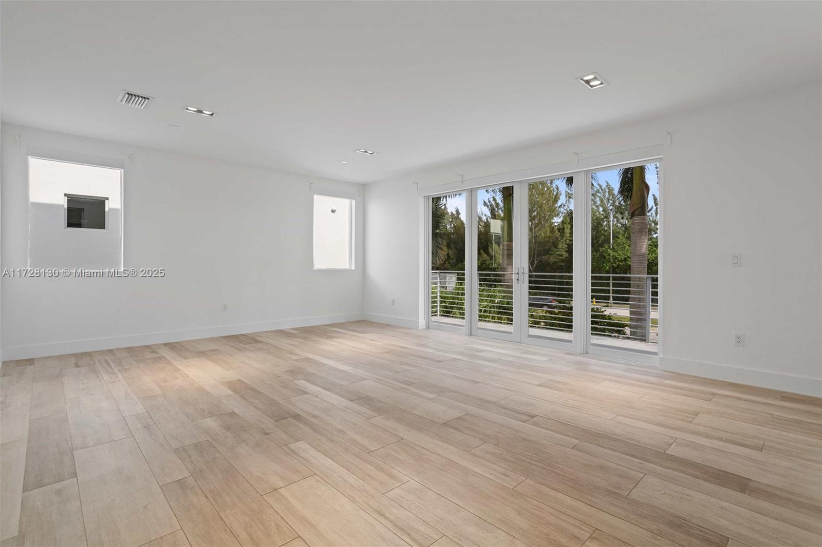 10296 NW 74th Ter Doral, FL 33178