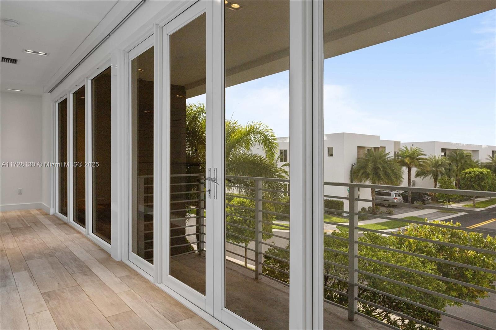 10296 NW 74th Ter Doral, FL 33178