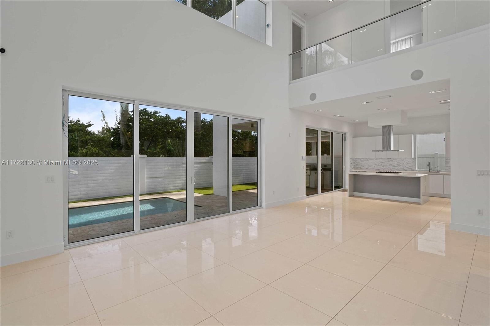 10296 NW 74th Ter Doral, FL 33178