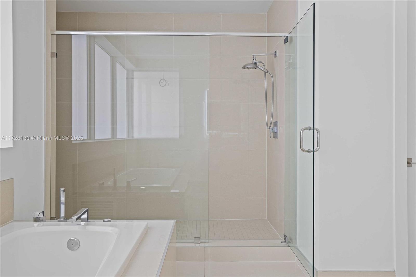 10296 NW 74th Ter Doral, FL 33178