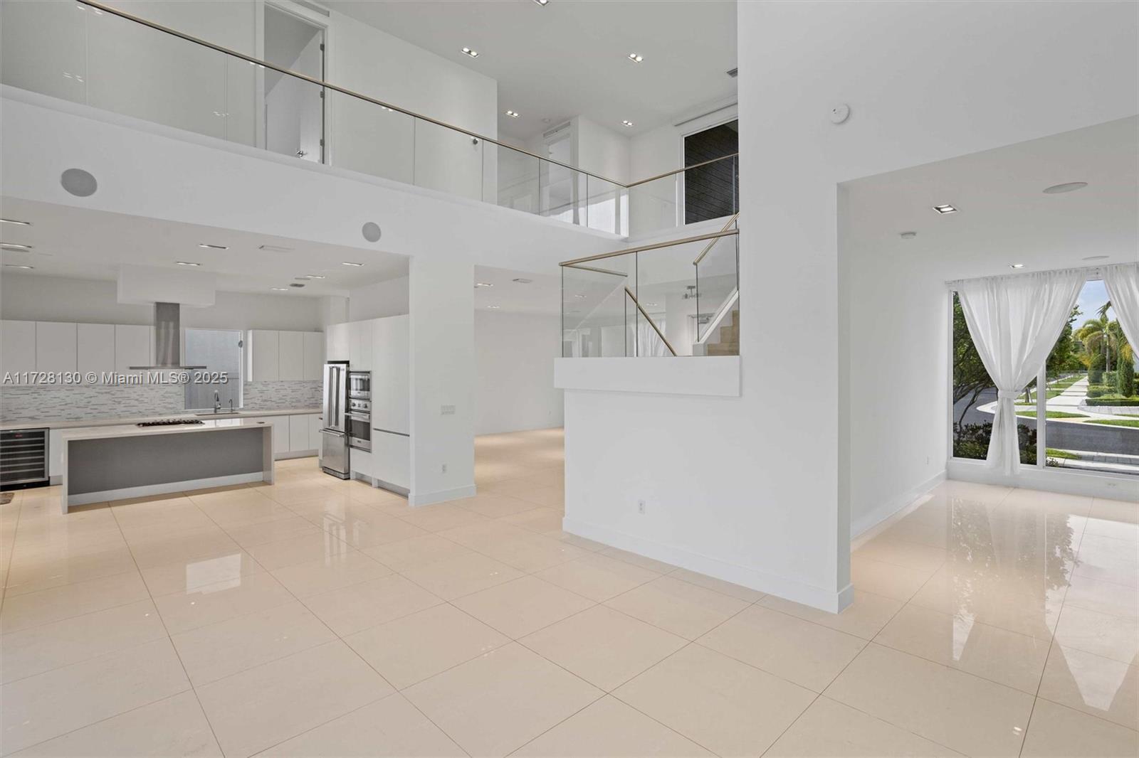 10296 NW 74th Ter Doral, FL 33178