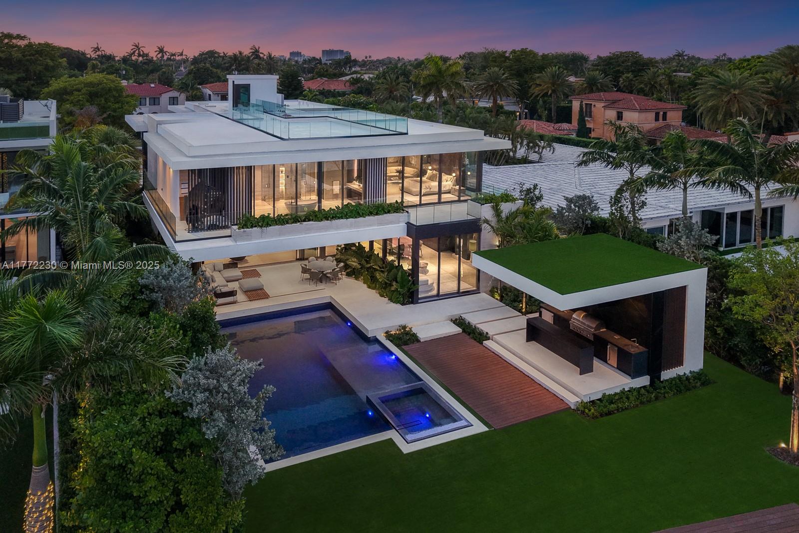 5515 Pine Tree Dr Miami Beach, FL 33140