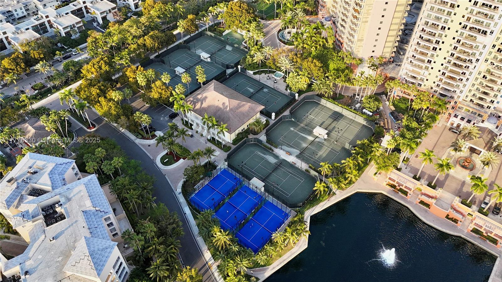 747 Crandon Blvd #PH10 Key Biscayne, FL 33149