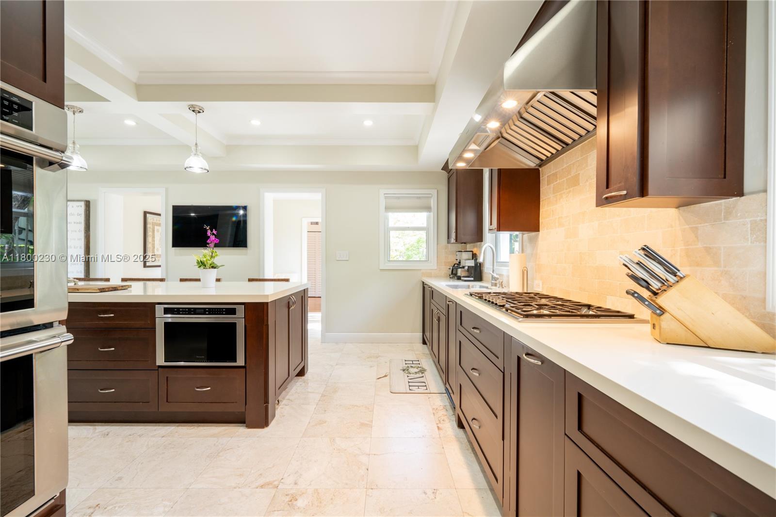 2855 SW 17th Ave Miami, FL 33133