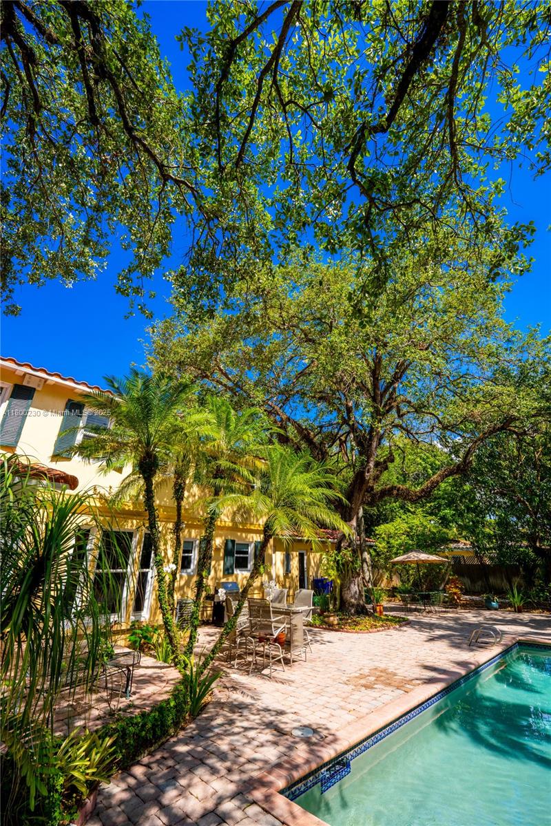 2855 SW 17th Ave Miami, FL 33133