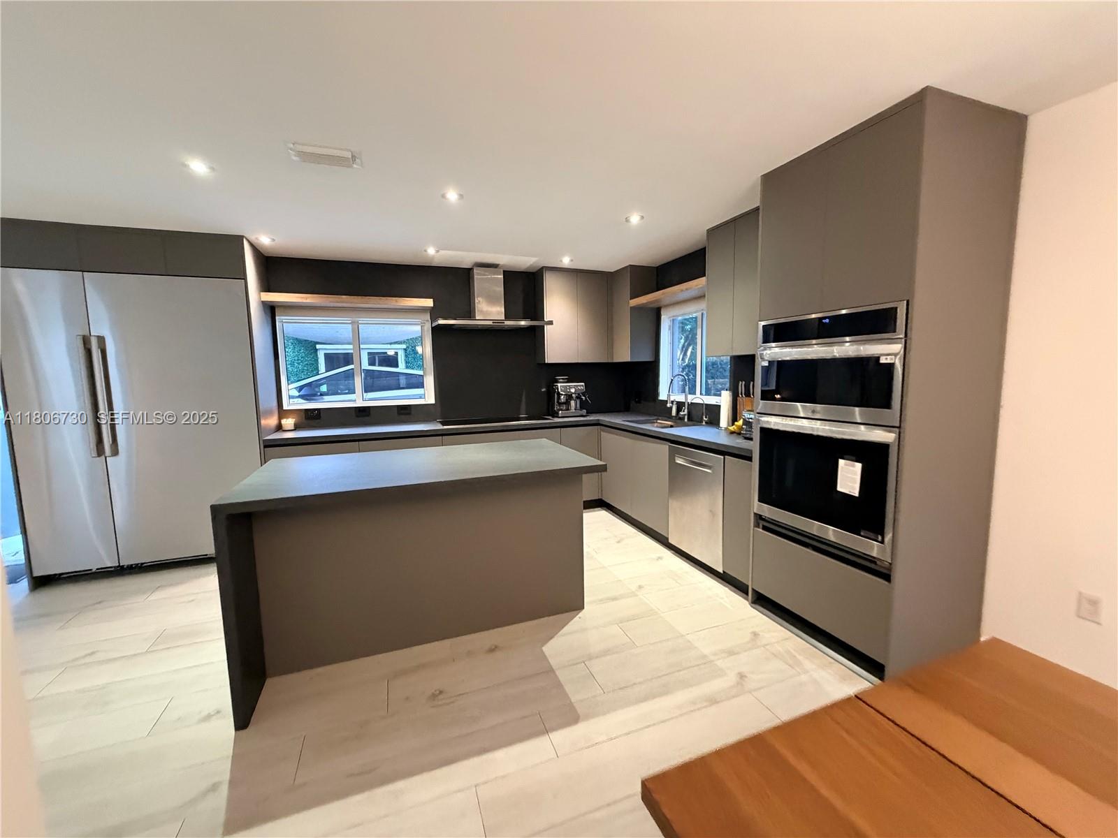 5943 SW 62nd St South Miami, FL 33143