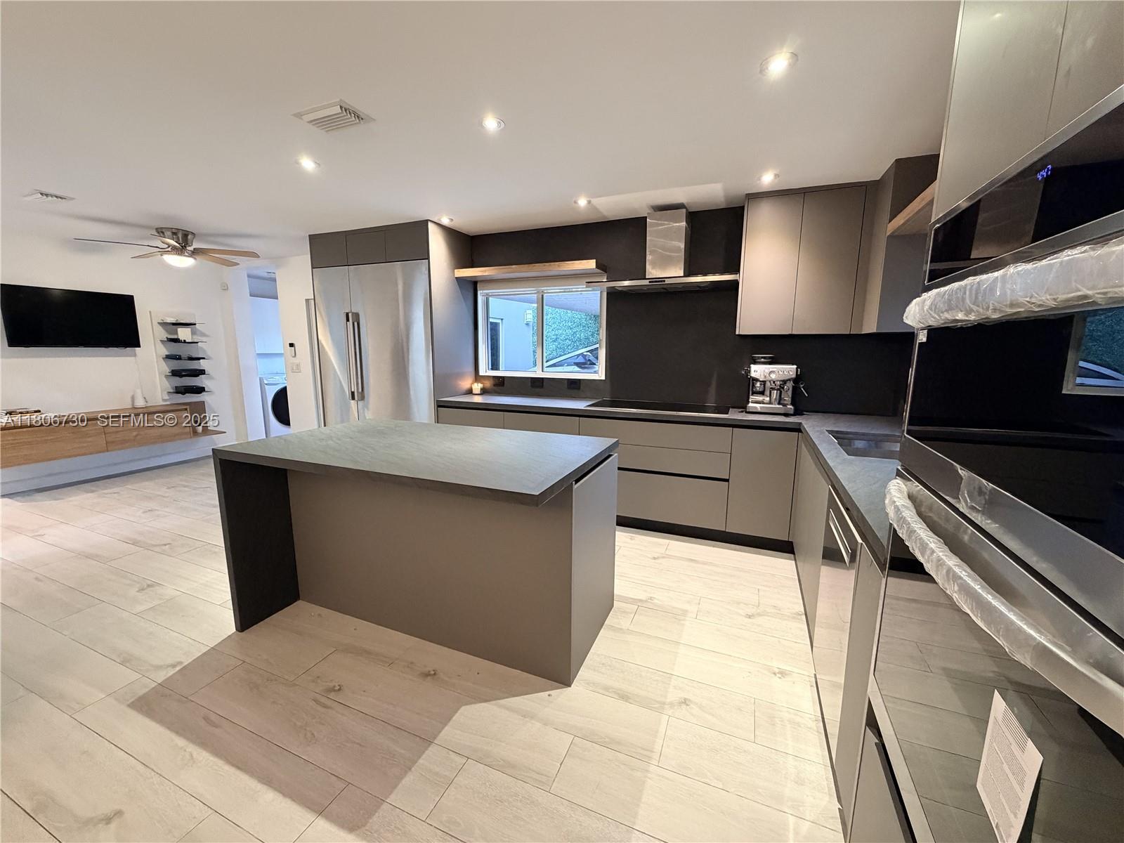 5943 SW 62nd St South Miami, FL 33143