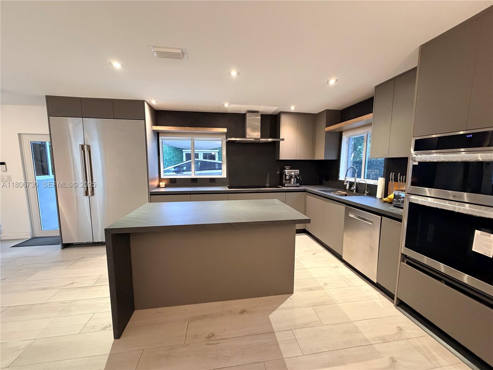 5943 SW 62nd St South Miami, FL 33143