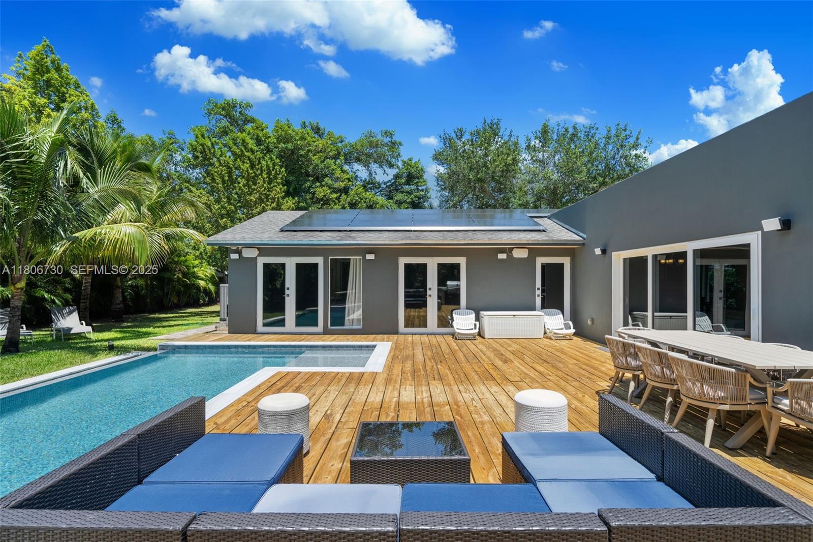 5943 SW 62nd St South Miami, FL 33143