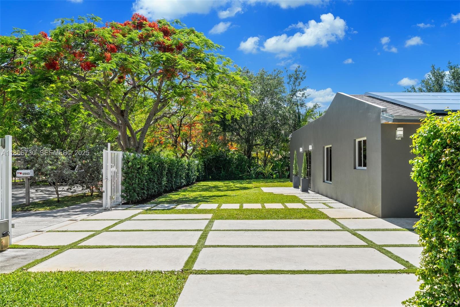 5943 SW 62nd St South Miami, FL 33143