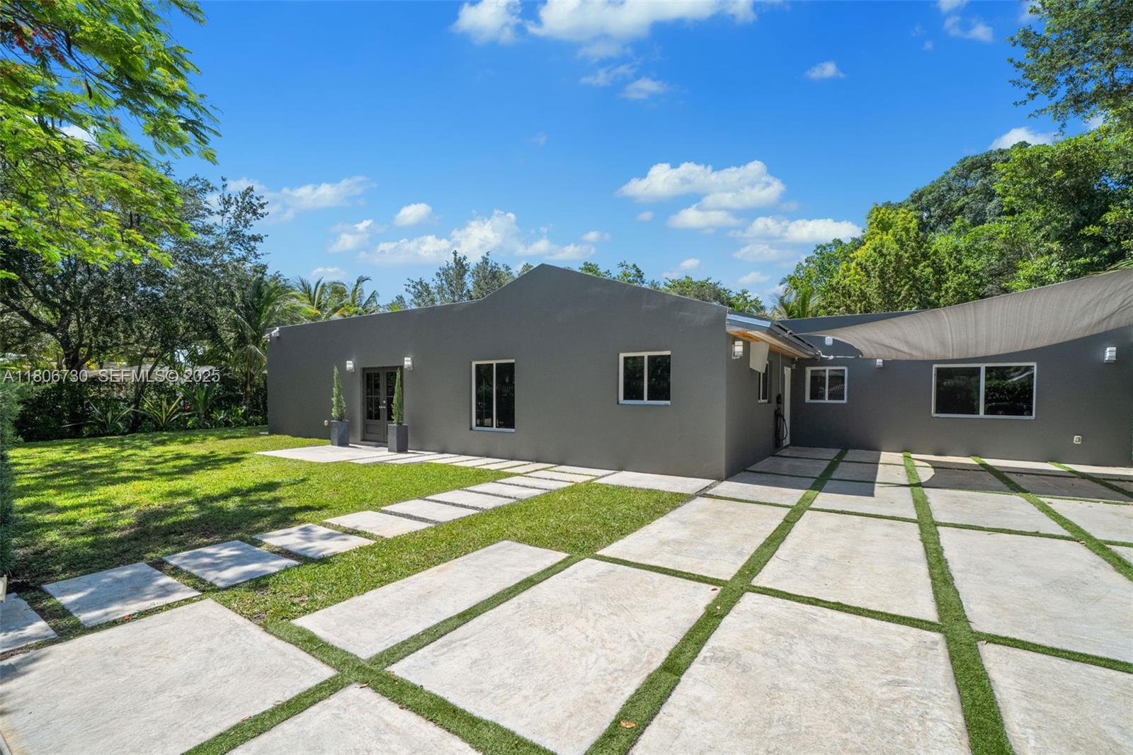 5943 SW 62nd St South Miami, FL 33143