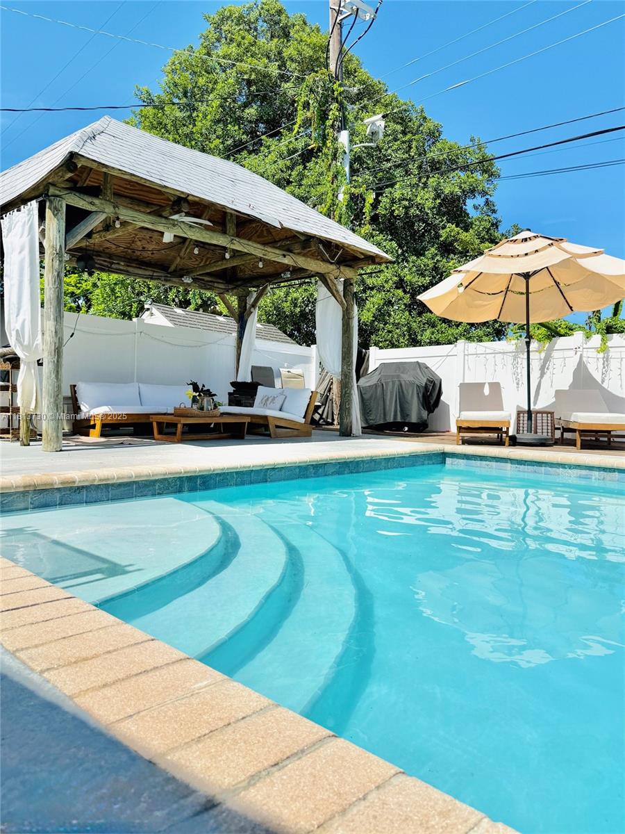 411 SW 10th Terrace