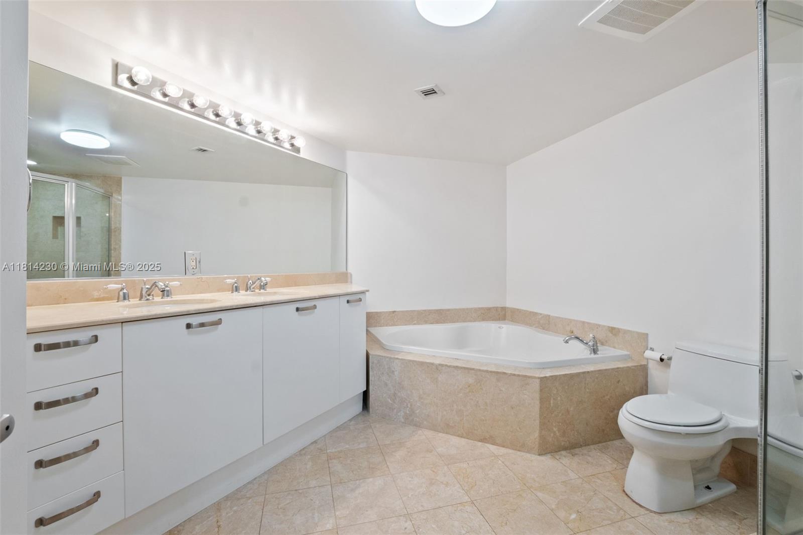 2001 N Ocean Blvd #701 Fort Lauderdale, FL 33305