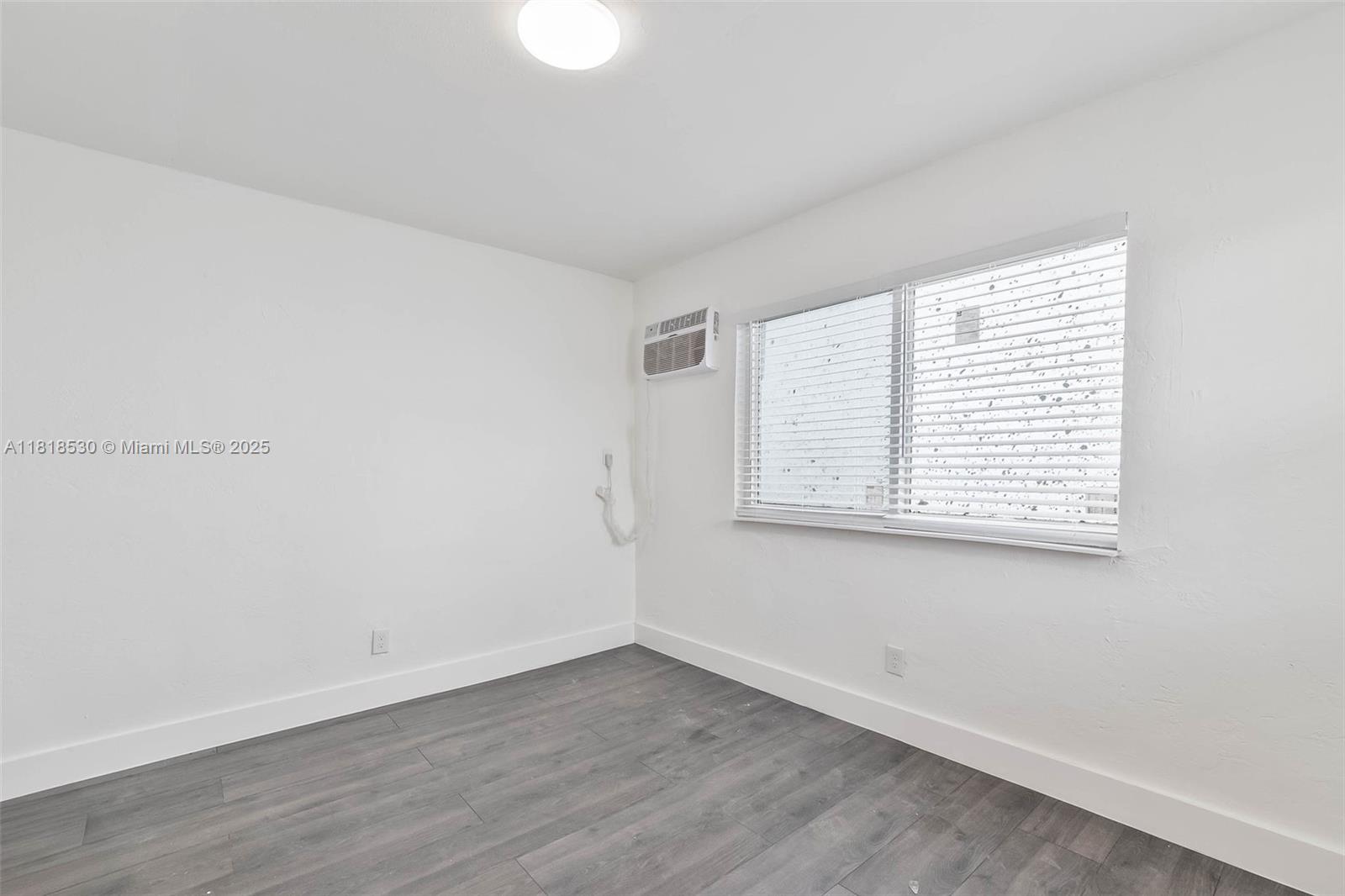 212 NW 15th St Miami, FL 33136