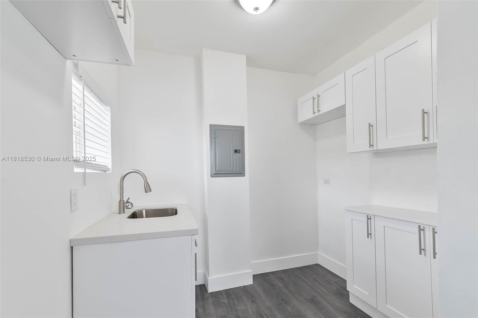 212 NW 15th St Miami, FL 33136