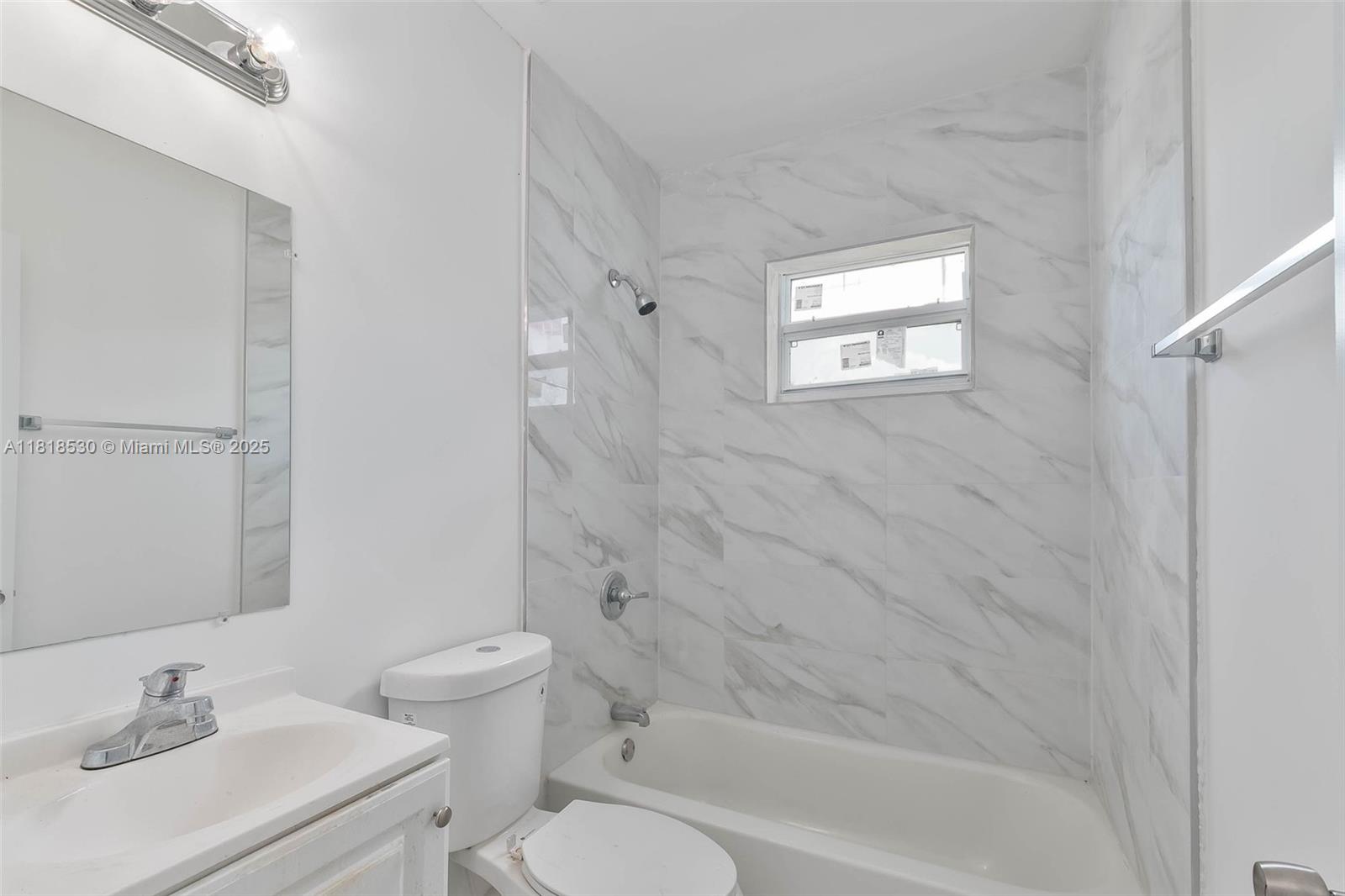 212 NW 15th St Miami, FL 33136