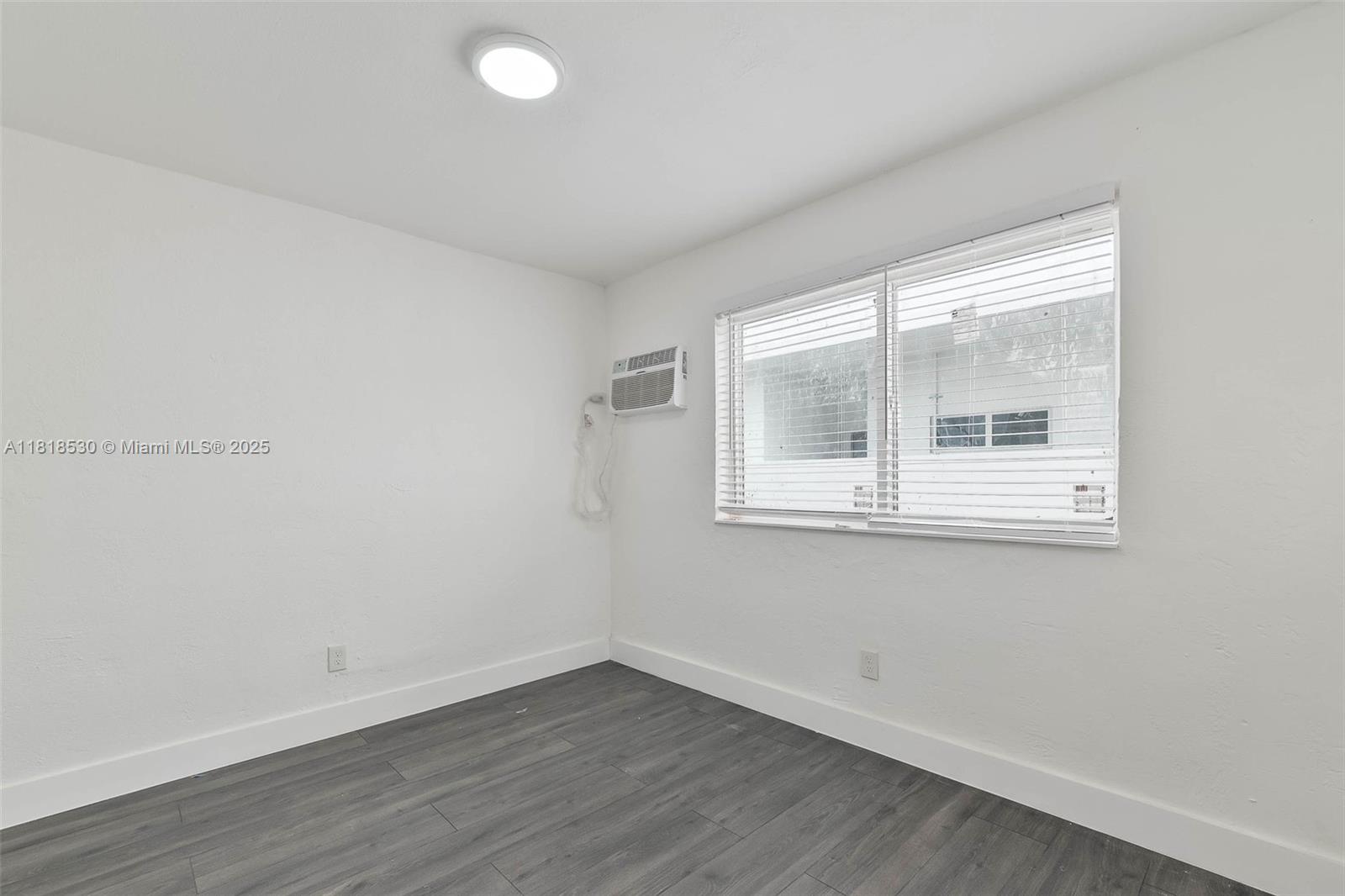 212 NW 15th St Miami, FL 33136