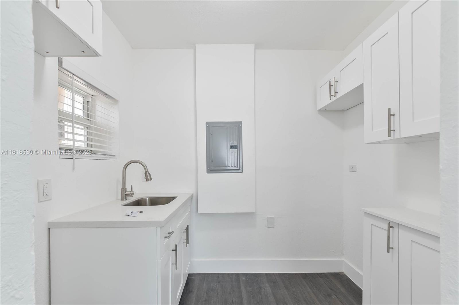 212 NW 15th St Miami, FL 33136