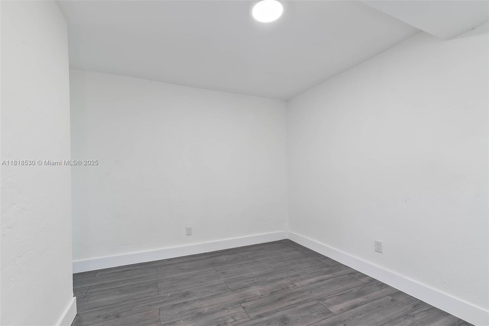 212 NW 15th St Miami, FL 33136