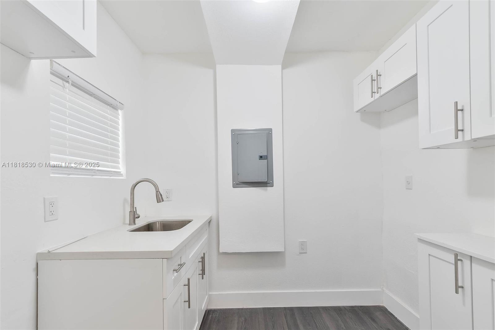 212 NW 15th St Miami, FL 33136