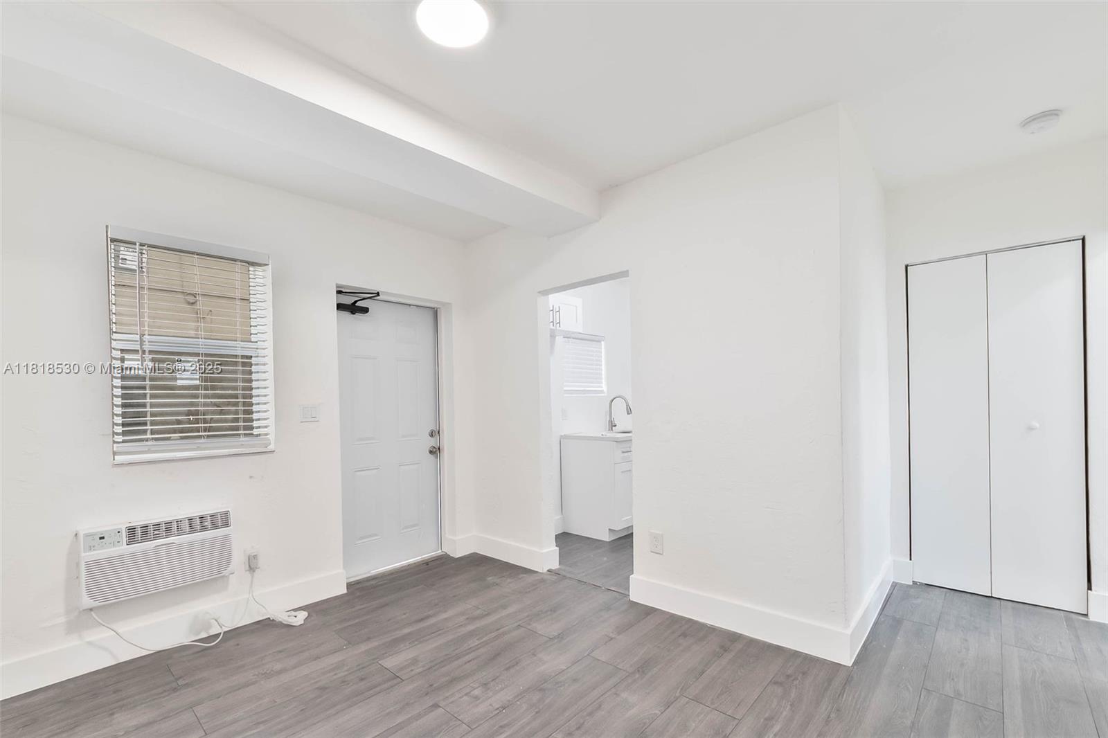 212 NW 15th St Miami, FL 33136