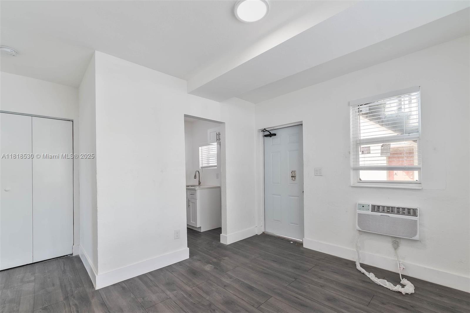 212 NW 15th St Miami, FL 33136