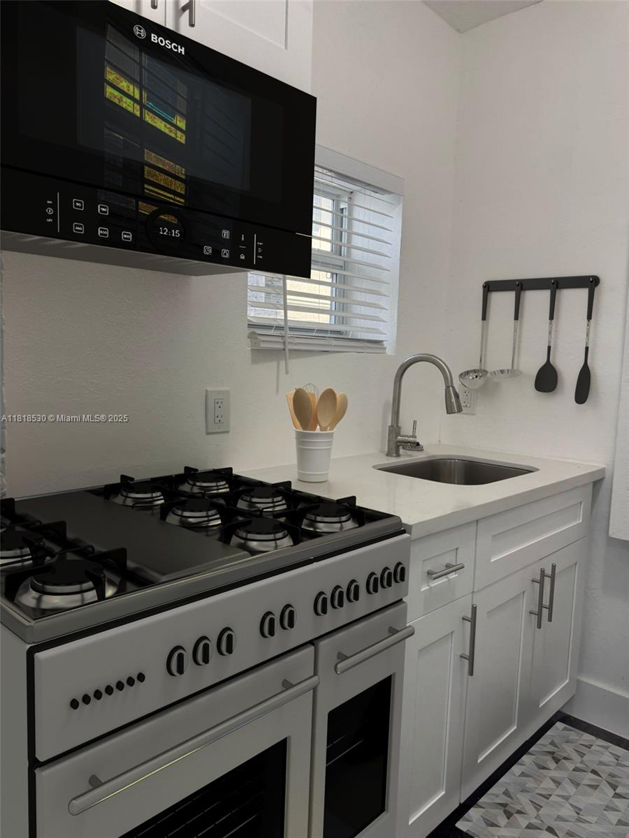 212 NW 15th St Miami, FL 33136