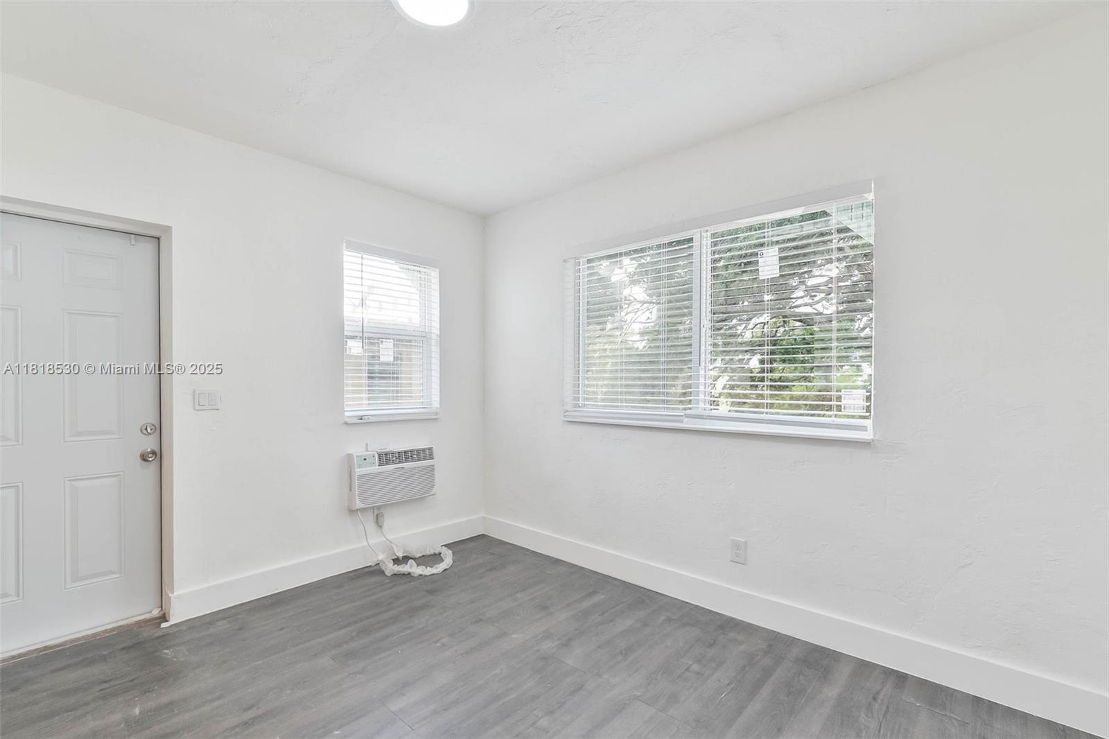 212 NW 15th St Miami, FL 33136