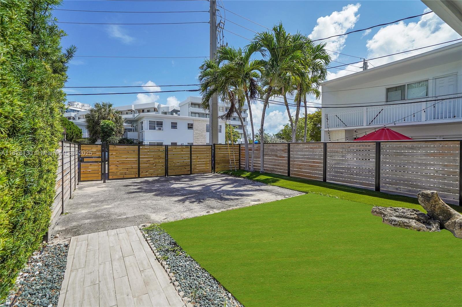 830 Raymond St Miami Beach, FL 33141