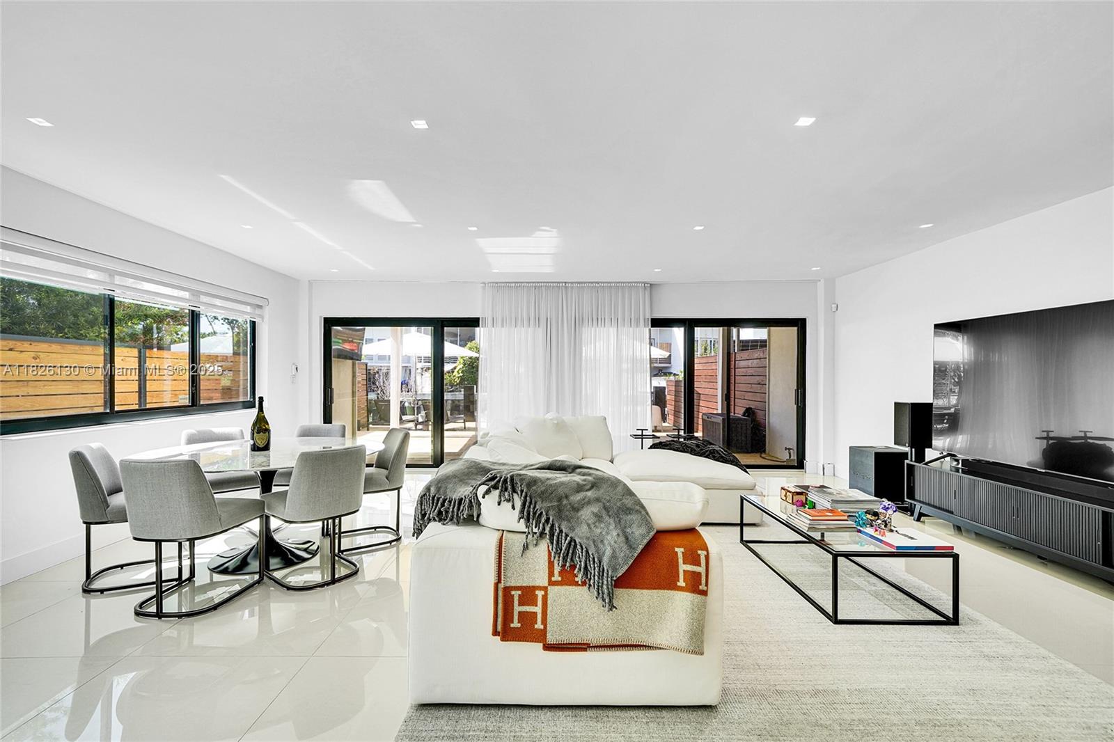 830 Raymond St Miami Beach, FL 33141