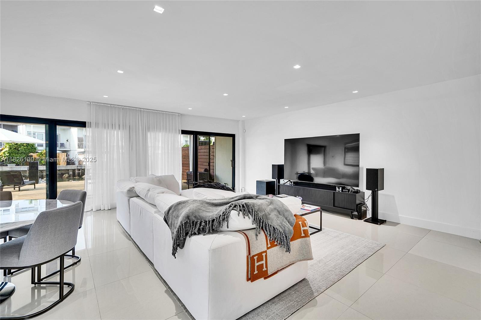 830 Raymond St Miami Beach, FL 33141