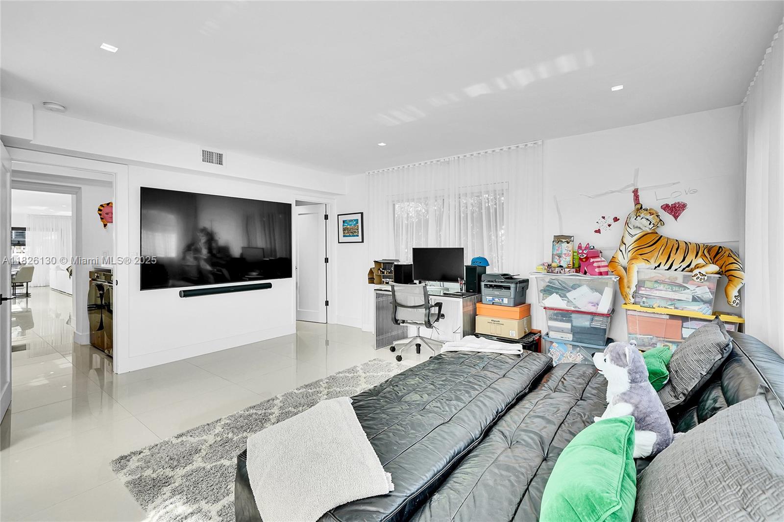 830 Raymond St Miami Beach, FL 33141