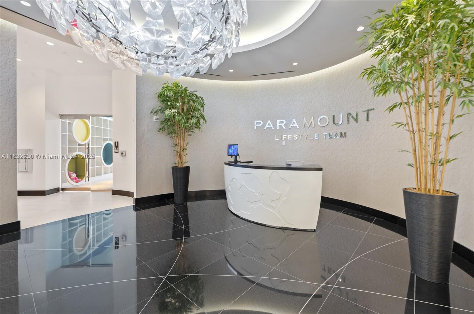 image Paramount Miami World Cen29