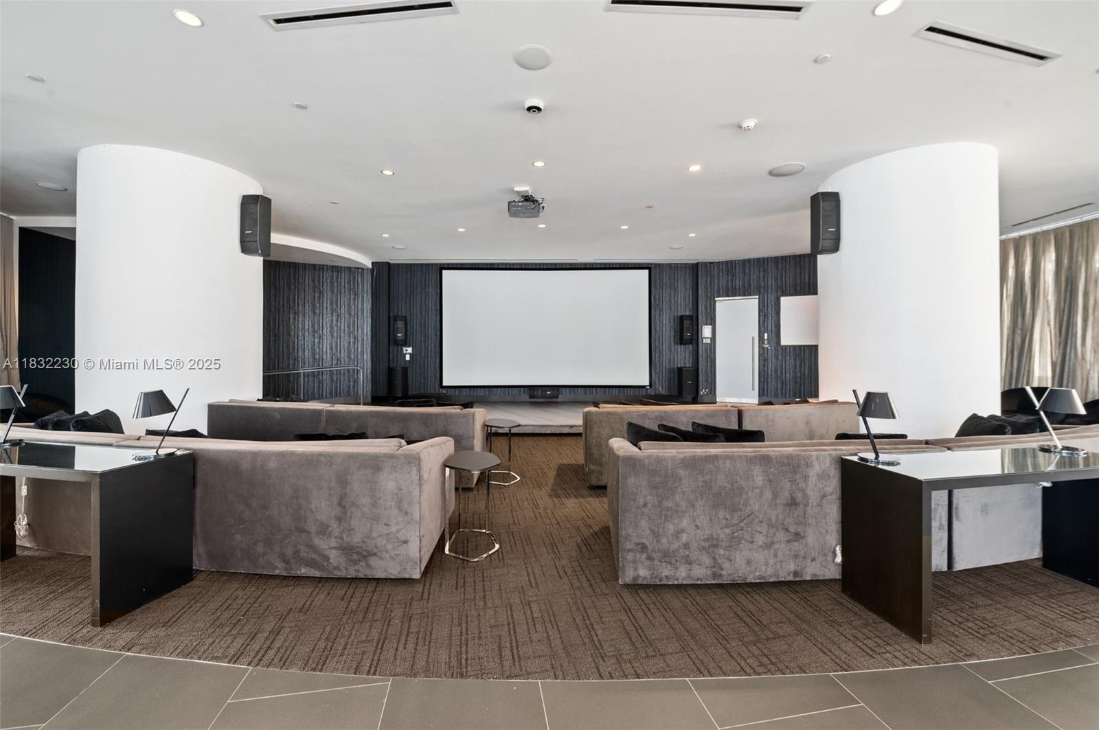 image Paramount Miami World Cen31