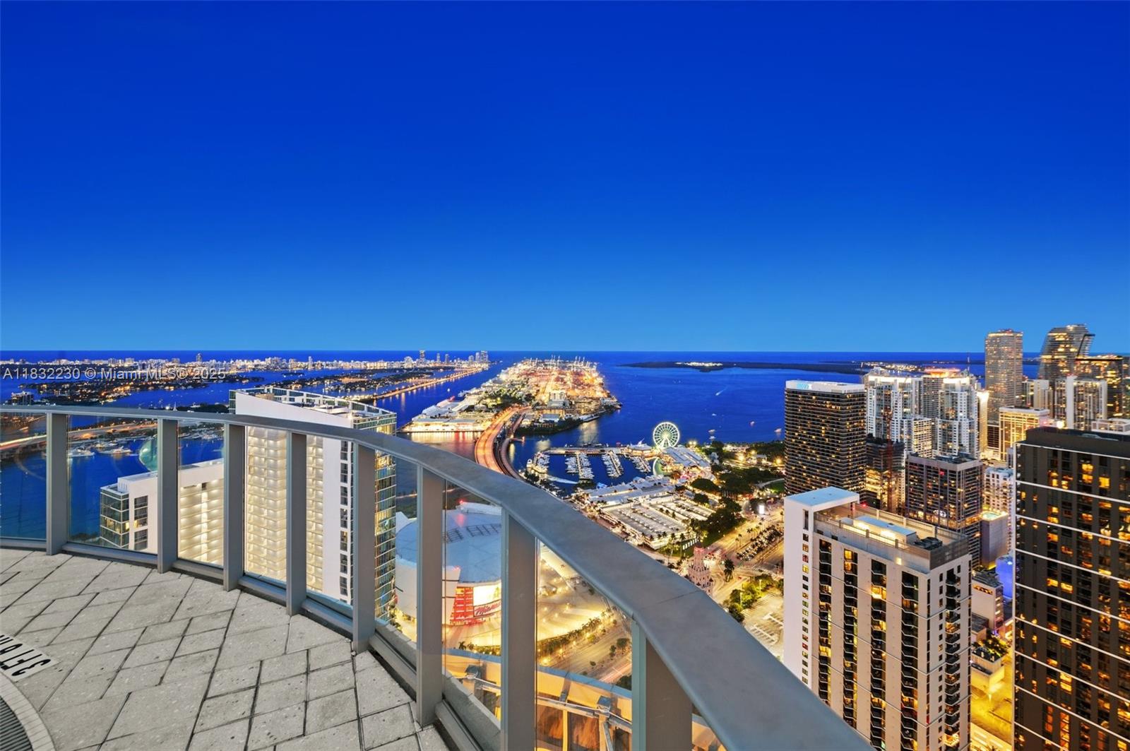 image Paramount Miami World Cen38