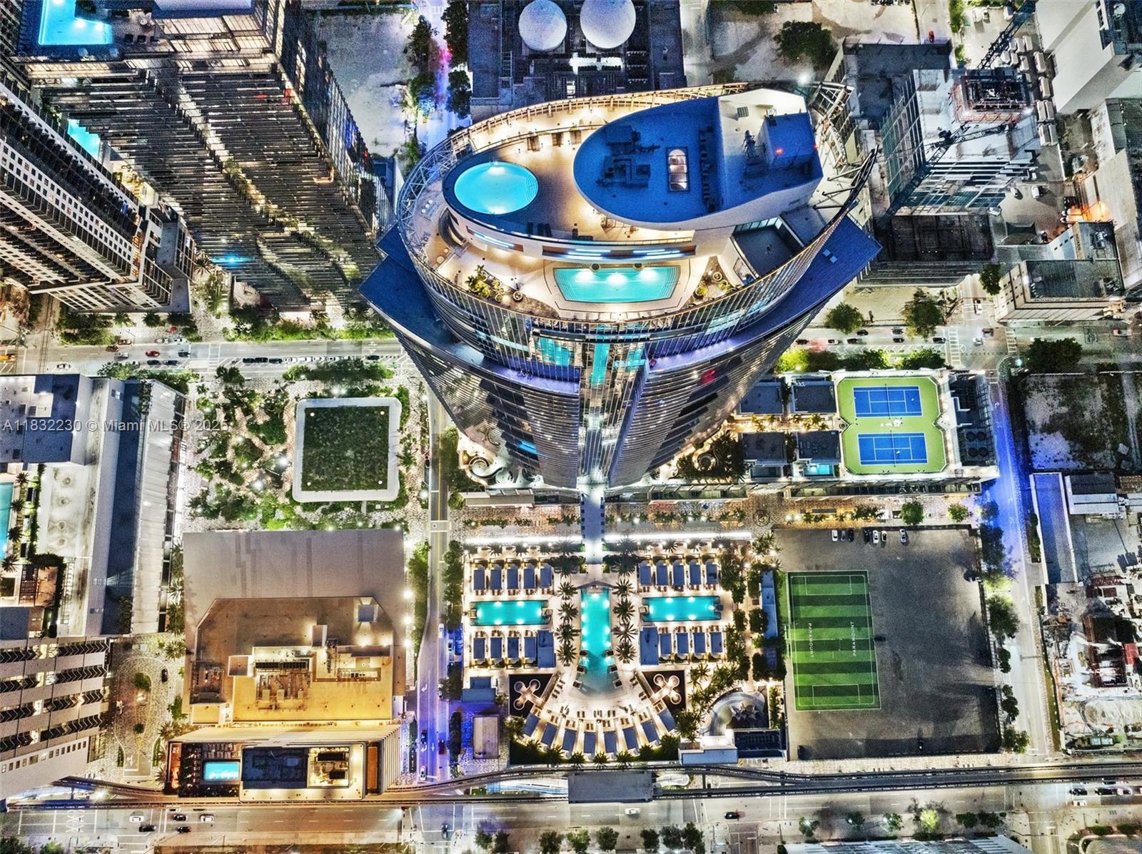 image Paramount Miami World Cen40