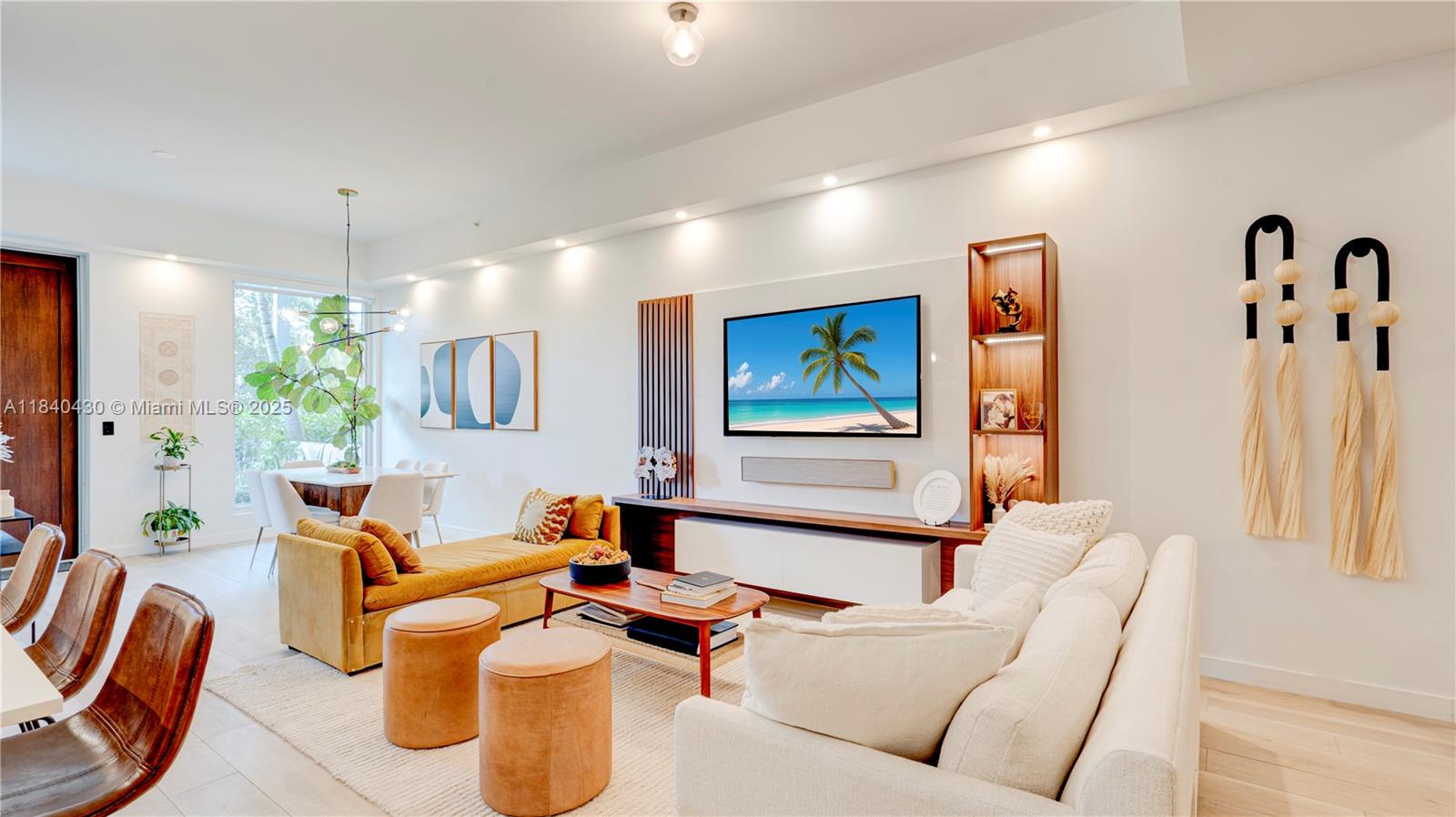 545 SW 11th St #105 Miami, FL 33129