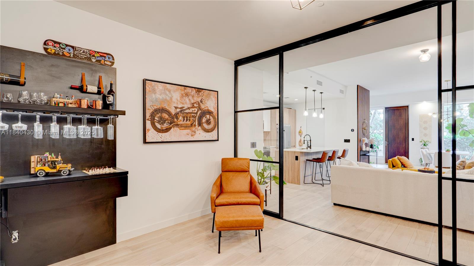 545 SW 11th St #105 Miami, FL 33129