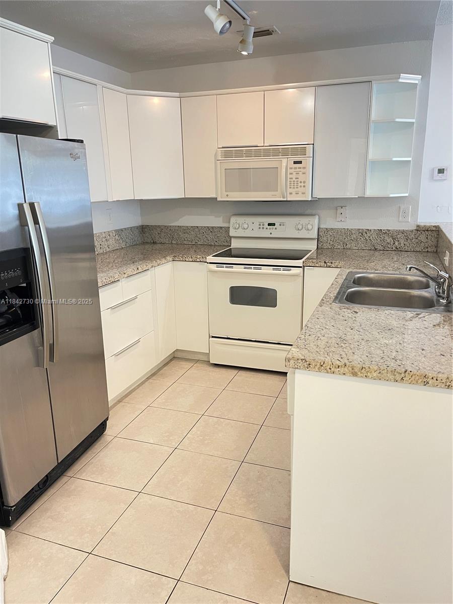 2445 SW 18th Ter #502