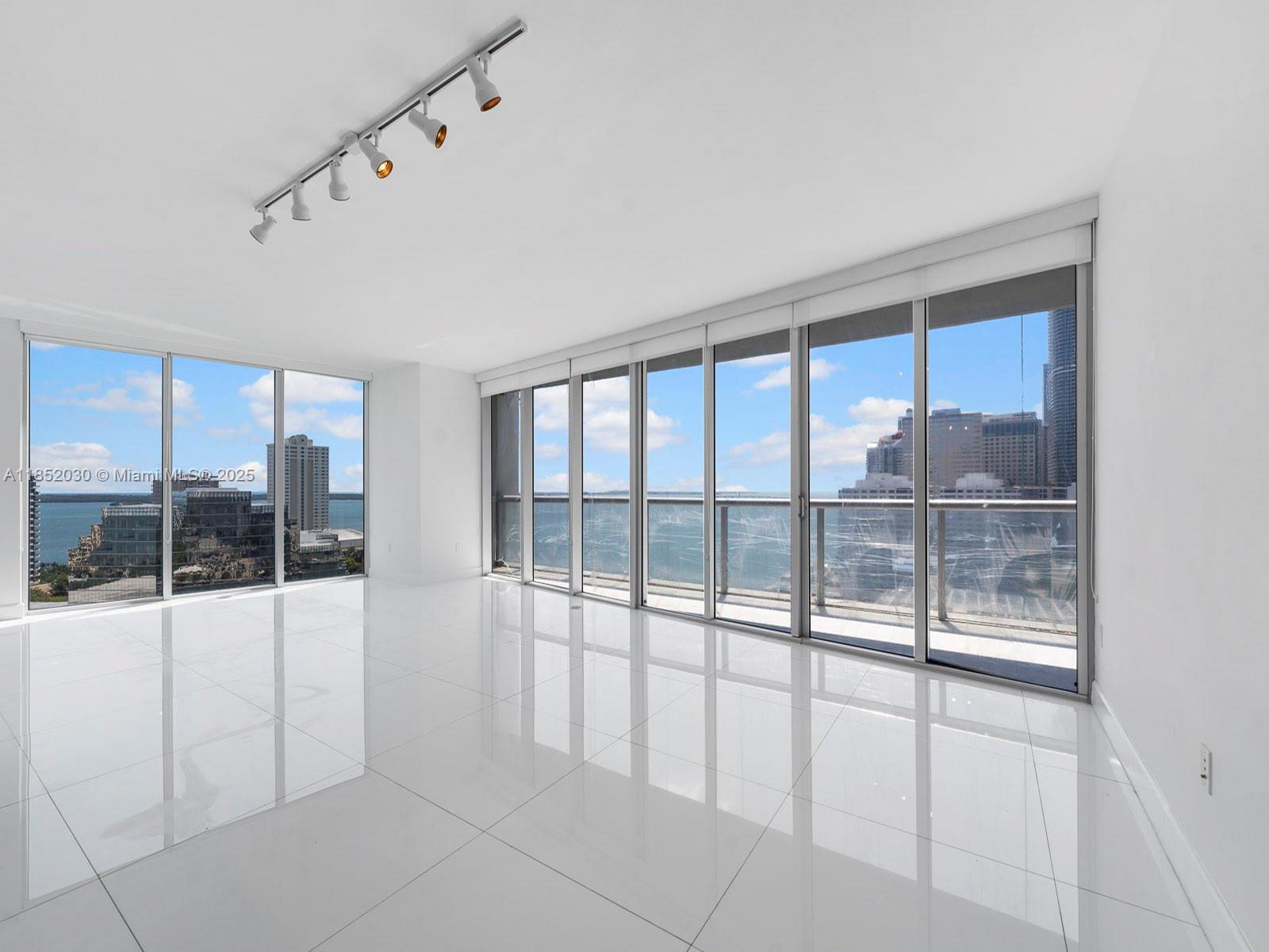 495 Brickell Ave #1801