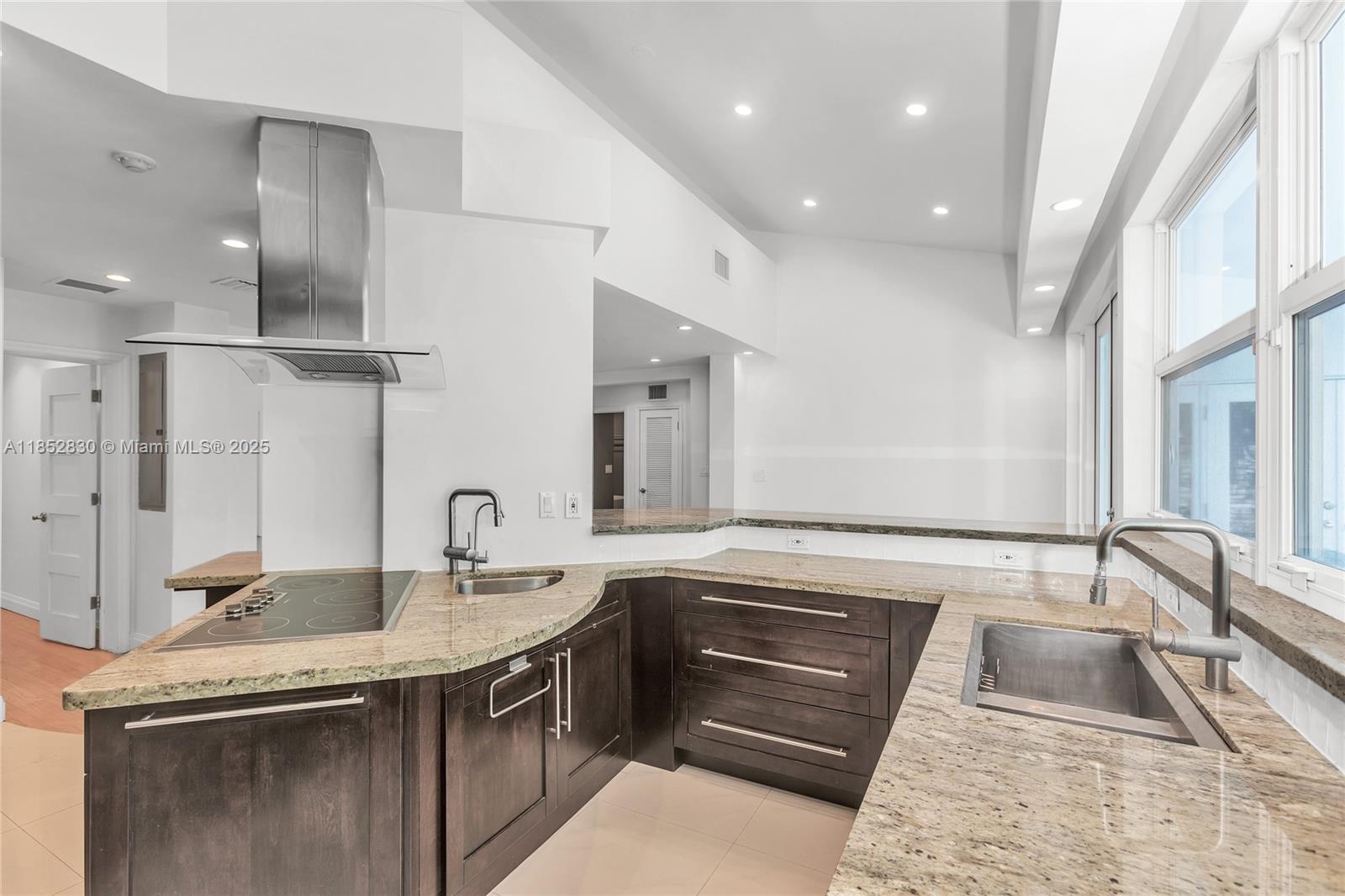 776 NE 74th St Miami, FL 33138